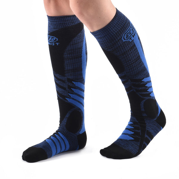 Chaussettes hautes bleu marine avec logo noir pour la course à pied et le vélo Chaussettes hautes bleu marine avec logo noir pour la course à pied et le vélo